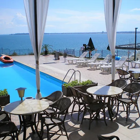 Dolce Vita Apart Complex 3*